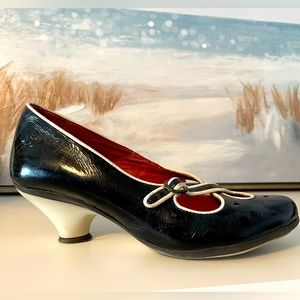 Fly London black kitten heels